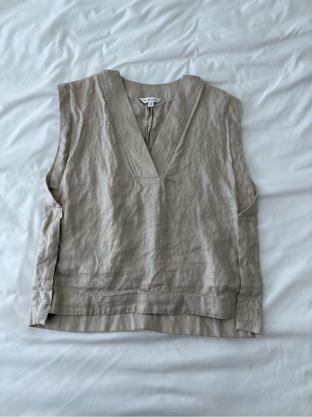 Banana Republic Linen V-Neck Top, a sleeveless, relaxed-fit top cut from a breat - Picture 2 of 7